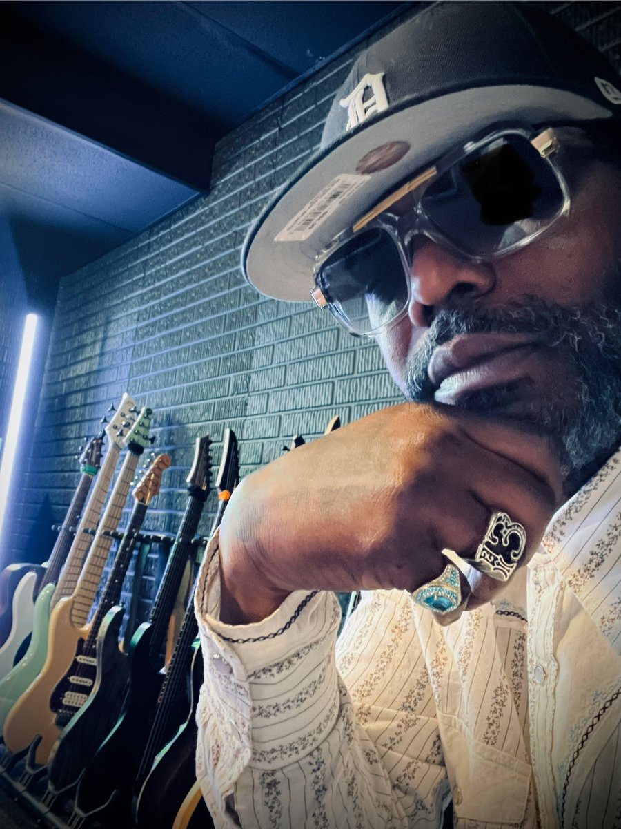 gothominc's tweet photo. RUN IT Just had a really Bomb ass studio session at Rye Serva’s Lab 🧪 working on an atom bomb 💣 The Golden Age is Coming! #ESHAM https://t.co/IYqBKE71et