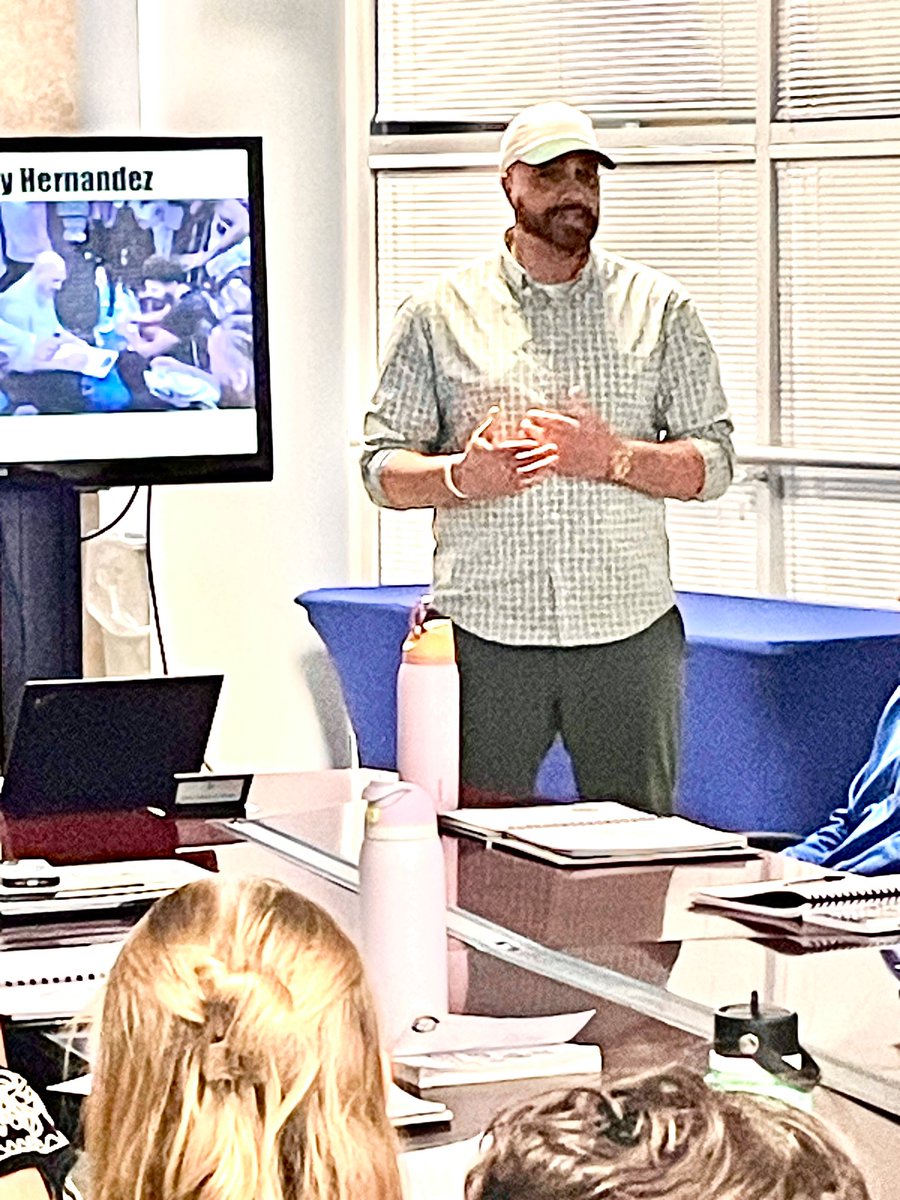 HofstraPride's tweet photo. A huge thank you to @CoachJayH for coming out to speak at our Pride Leadership Academy meeting tonight. Tremendous message delivered and our student-athletes benefited from your story!
#HofstraFamily
#RepYourWork
#PrideOfLI https://t.co/IDuRnEfxaz