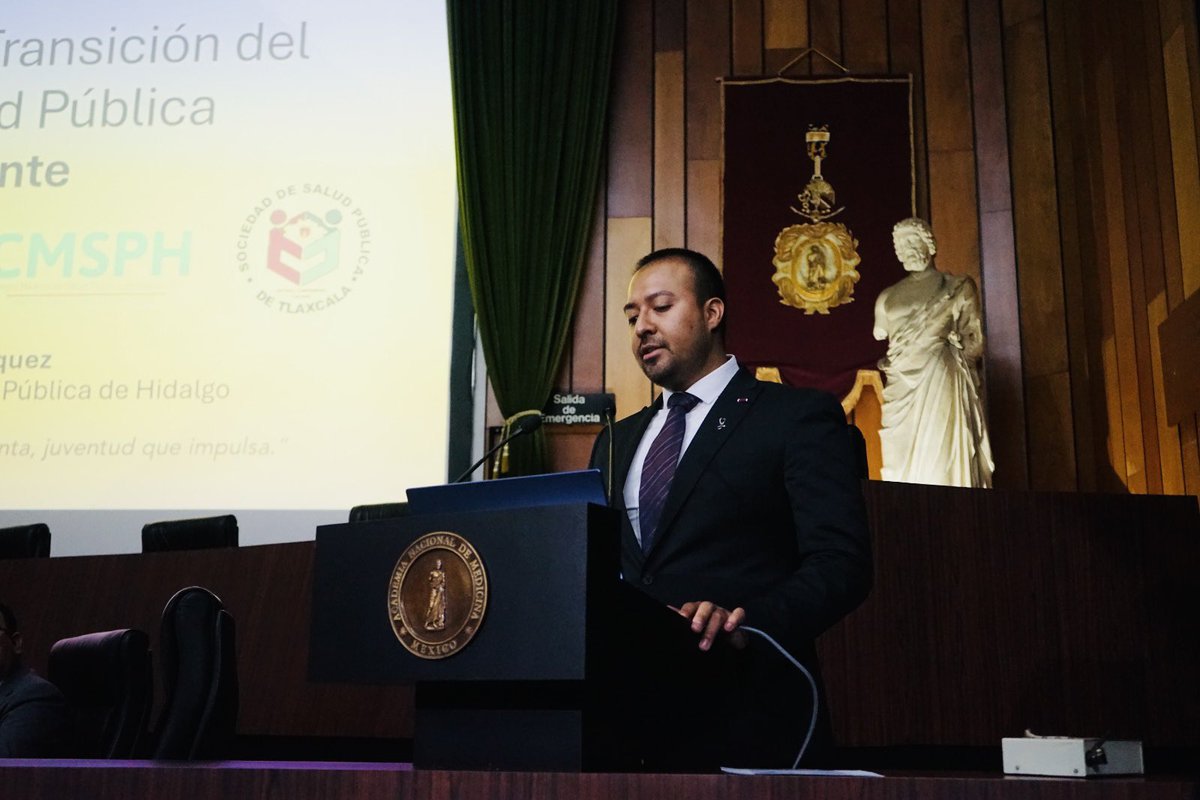 edw_bv86's tweet photo. Fue un honor para mí participar en este importante panel de expertos y regresar a mis orígenes para hablar de los Sistemas de Salud y la implementación de la última reforma. 
Agradecido infinitamente con la Sociedad Mexicana de Salud Pública A.C. por esta oportunidad. 
Gracias!!! https://t.co/9pi3kbGOly