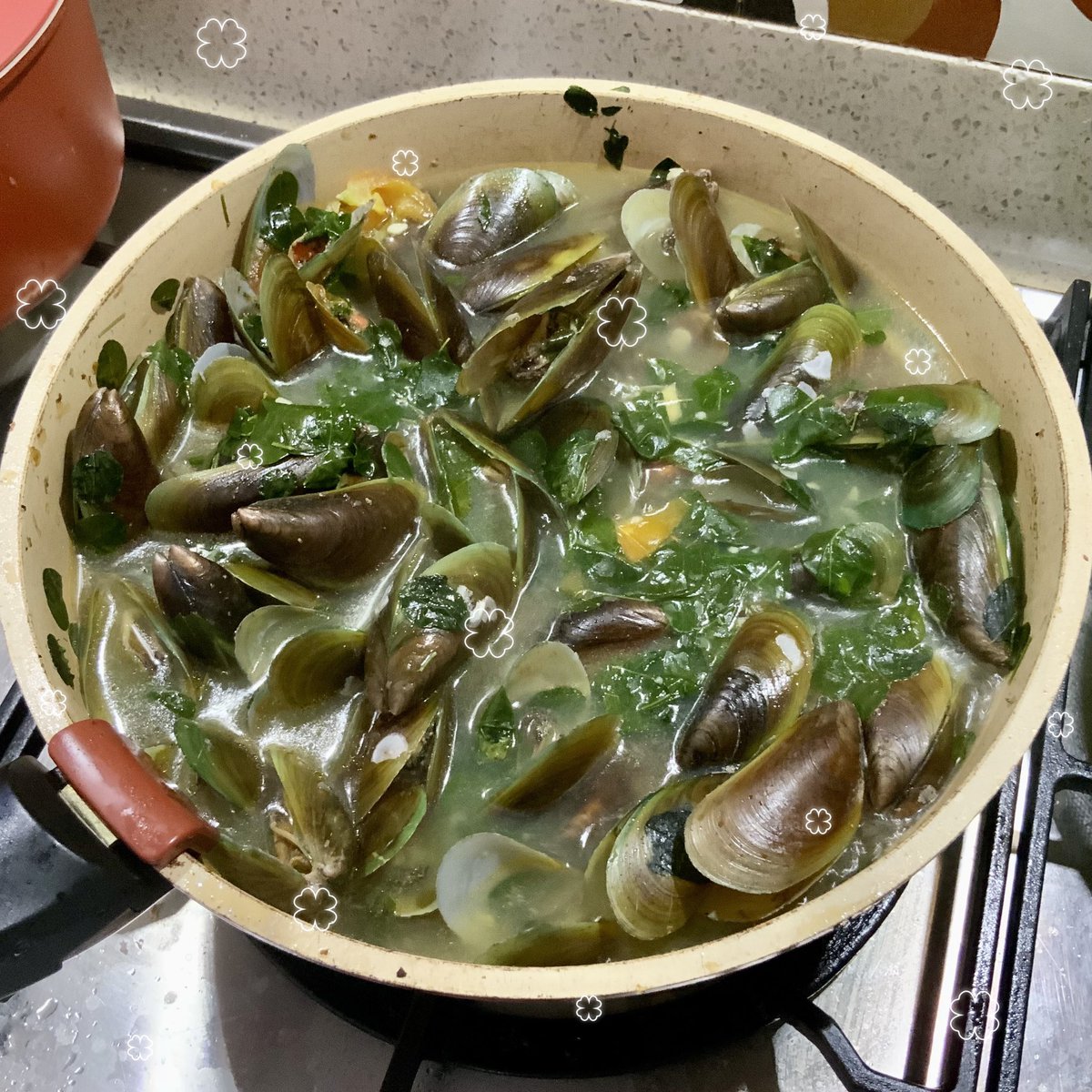 PR0DSJW's tweet photo. kain, guyz. ๐ฅฐ #cookingina https://t.co/X3EOJJjrsV