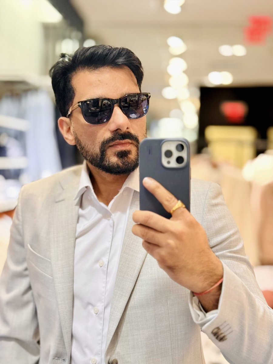 GM with a new Hair Cut! 💕💕💕