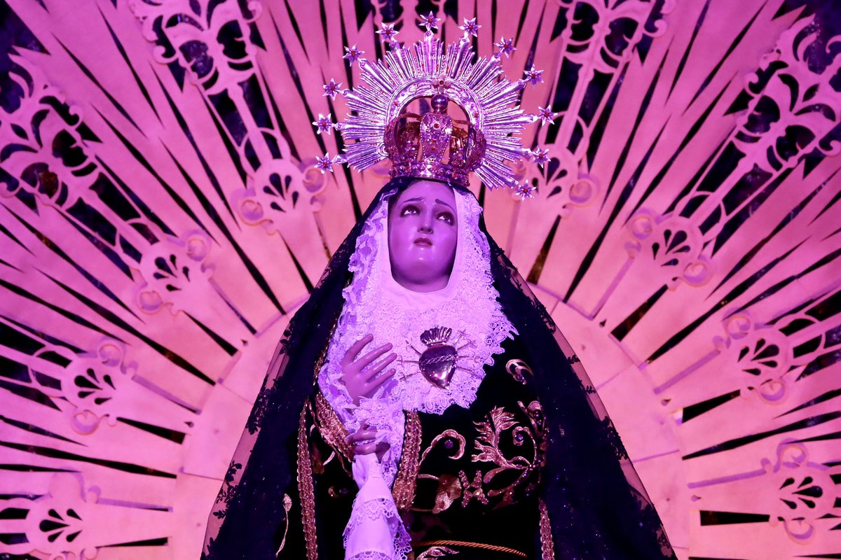 CGE_SLP's tweet photo. 👉🏻 🟣 Este miércoles, el Contralor General, @SergioArturoAM, acompañó al Gobernador del Estado, Ricardo Gallardo Cardona @RGC_Mx, al evento de inauguración del Altar de Dolores en Palacio de Gobierno, previo al inicio de Semana Santa. 🌿 ✝️
#CGESLP #ElGobiernoMeApoya https://t.co/MBdoKltiJ5