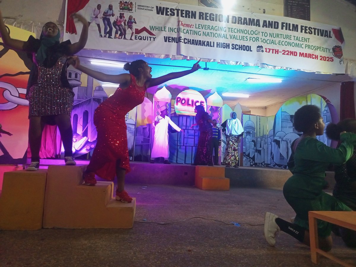 Ambani_Ambani's tweet photo. Support Butere Girls. Intimidating &amp; inflicting fear to kids is Evil. Let the play be dramatized at Uhuru park we pay entrance fee &amp; empower the champs even more. Standing to power is what Gen Alpha's etc MUST BE, not cowards to power. #echoesofwar https://t.co/NLzqRc0zsO