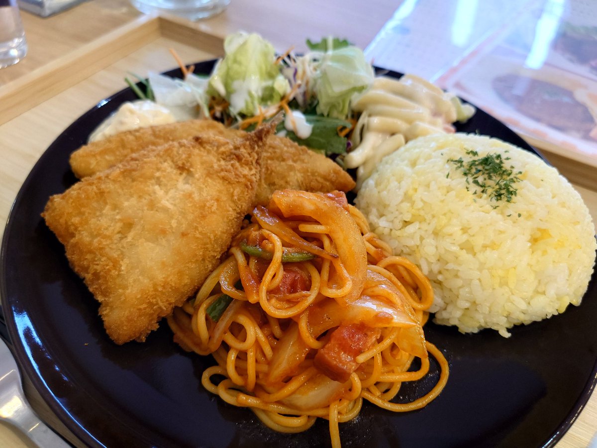 wunderbarbier's tweet photo. 昨日、駅前にオープン
したばかりのお店で
ランチプレート、いただき
ました。ご馳走様でした。
#BESTKITCHEN https://t.co/PFVGxxi92w