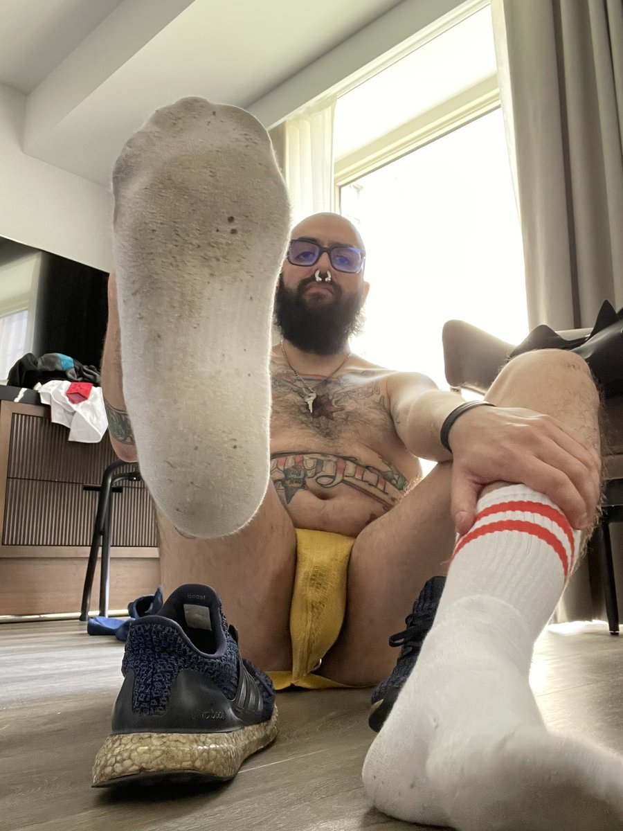 cmh_ff's tweet image. Tomorrow, Thursday April 10th, is the next Code Red #FF night @SpaXSTO. It’s not a private party so bring your hands and holes, and those of your #FFriends for some #FFun times. I’ll be around the bar 8-9, then 9 pm on sling room 905 will be open for any Fist Pigs ready to play!