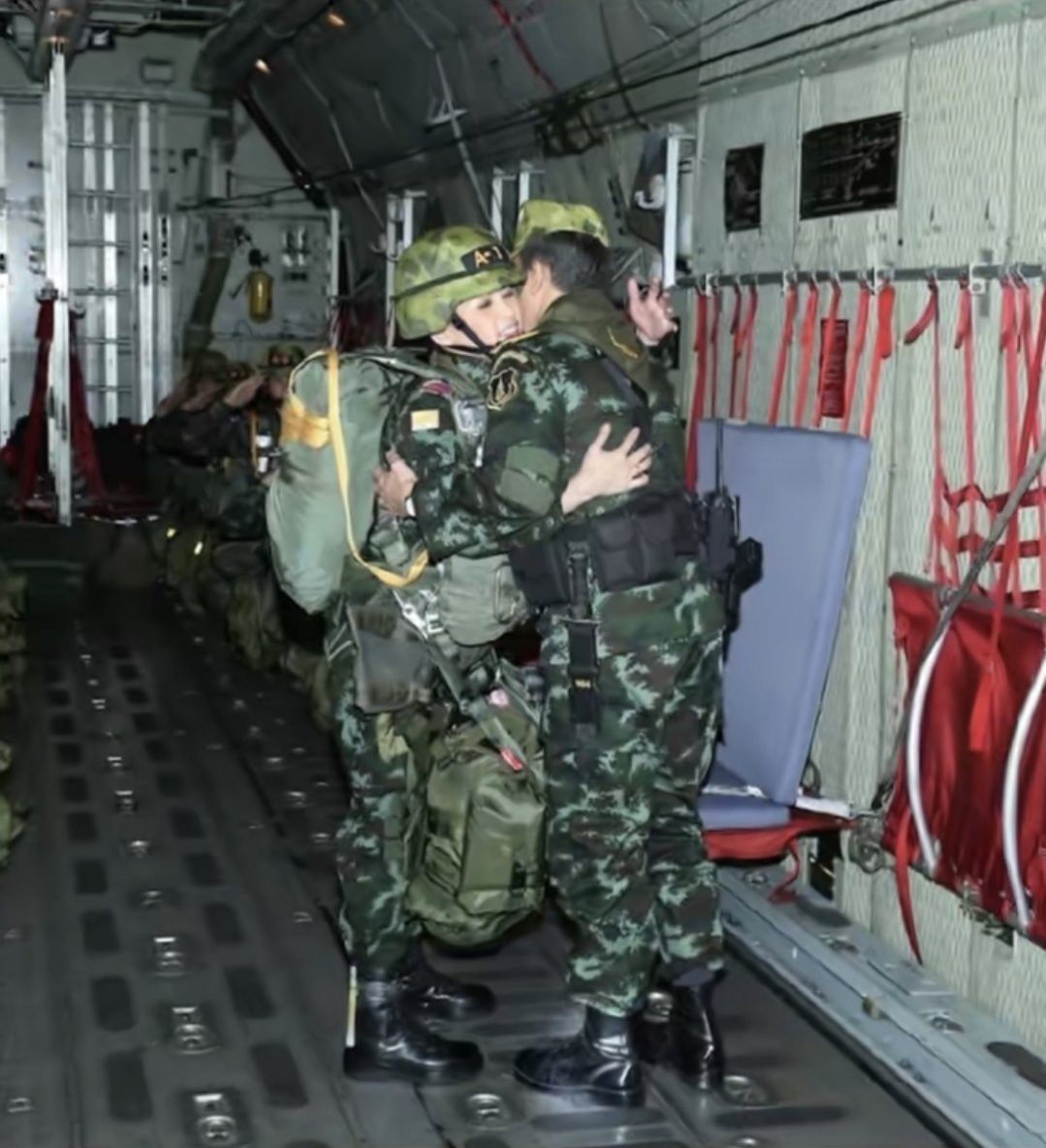 TPTP328's tweet image. แล้วทำไมทีพีพึ่งเคยเห็นรูปนี้คะ!! กี๊ดดดด จะช็อคคคค 😳🙈

#พระราชินีสุทิดา 💜