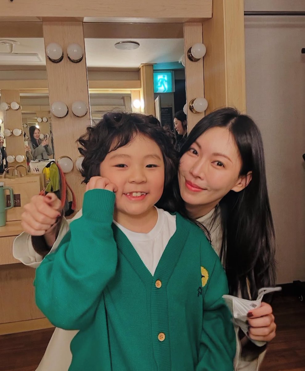 ari___1102's tweet photo. 둘 다 귀여워😭💕 https://t.co/20DL2EYxoQ