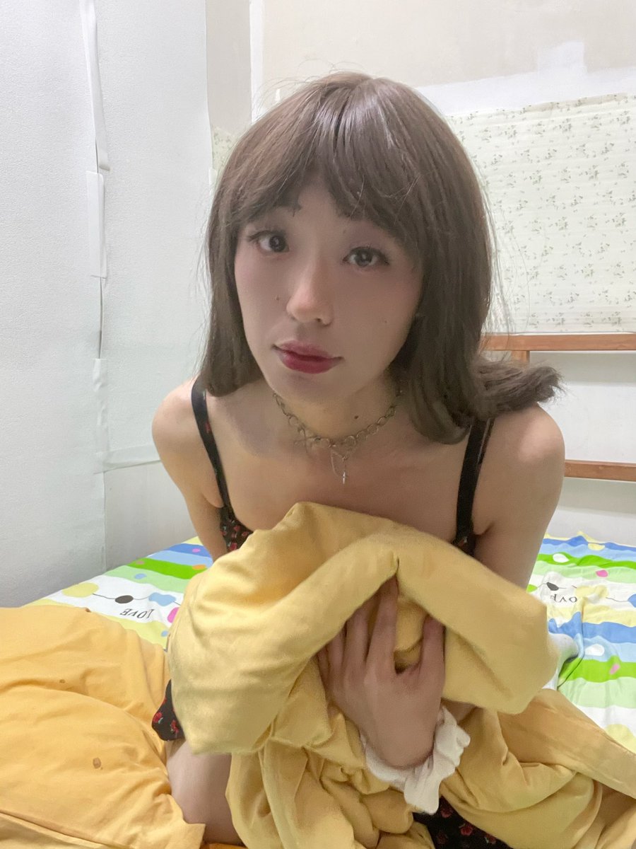 wjnjrwsg's tweet photo. Feel so weak lately, like I have no strength. I don't feel like doing anything… I used to love studying so much, but now I can't bring myself to do it. So frustrating!
身体总是软软的，一点力气也没有，什么都不想做……明明以前好喜欢学习的，好烦
#女装男子 #女装大佬 #Crossdresser https://t.co/R1Okd9rOVW
