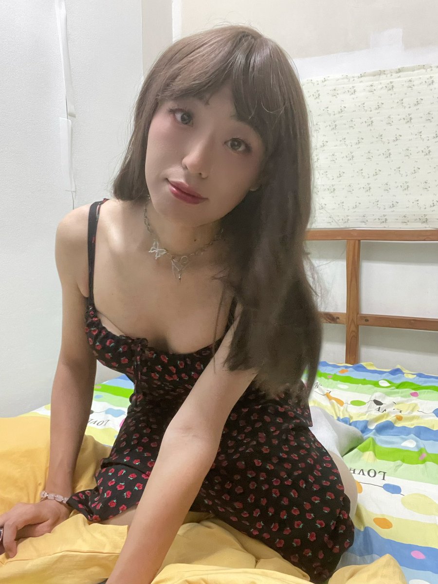wjnjrwsg's tweet photo. Feel so weak lately, like I have no strength. I don't feel like doing anything… I used to love studying so much, but now I can't bring myself to do it. So frustrating!
身体总是软软的，一点力气也没有，什么都不想做……明明以前好喜欢学习的，好烦
#女装男子 #女装大佬 #Crossdresser https://t.co/R1Okd9rOVW