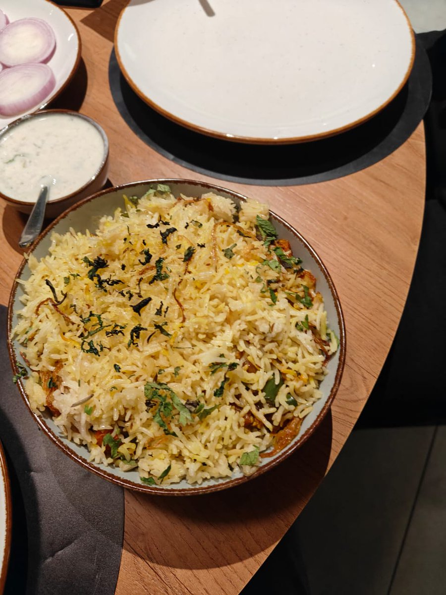 ModiModifcation's tweet photo. After a long time #Lucknowbiryani 
😍 https://t.co/zEwYVX6QPu
