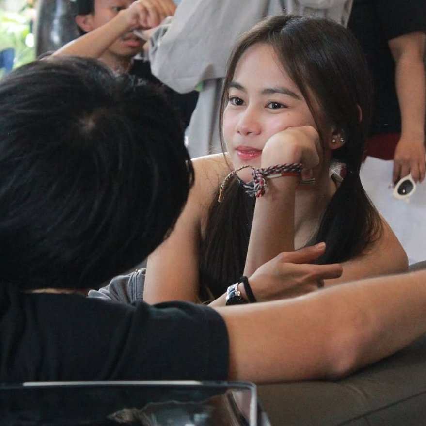 Iba talaga yung tinginan nila ..
may LAMAN ❤️❤️❤️

ASHDRES UULIT ULITIN

#AAASaBawatSandali 
#AshtineSBSSingle
#AndresIAMUNBK