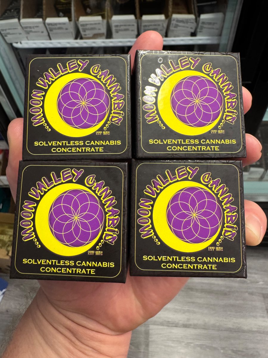 zackmonday's tweet photo. Fresh drop of #MoonValleyCannabis #LiveRosin for the #MercyFam #MercyWellness #SantaRosa https://t.co/yfeRspRLRP