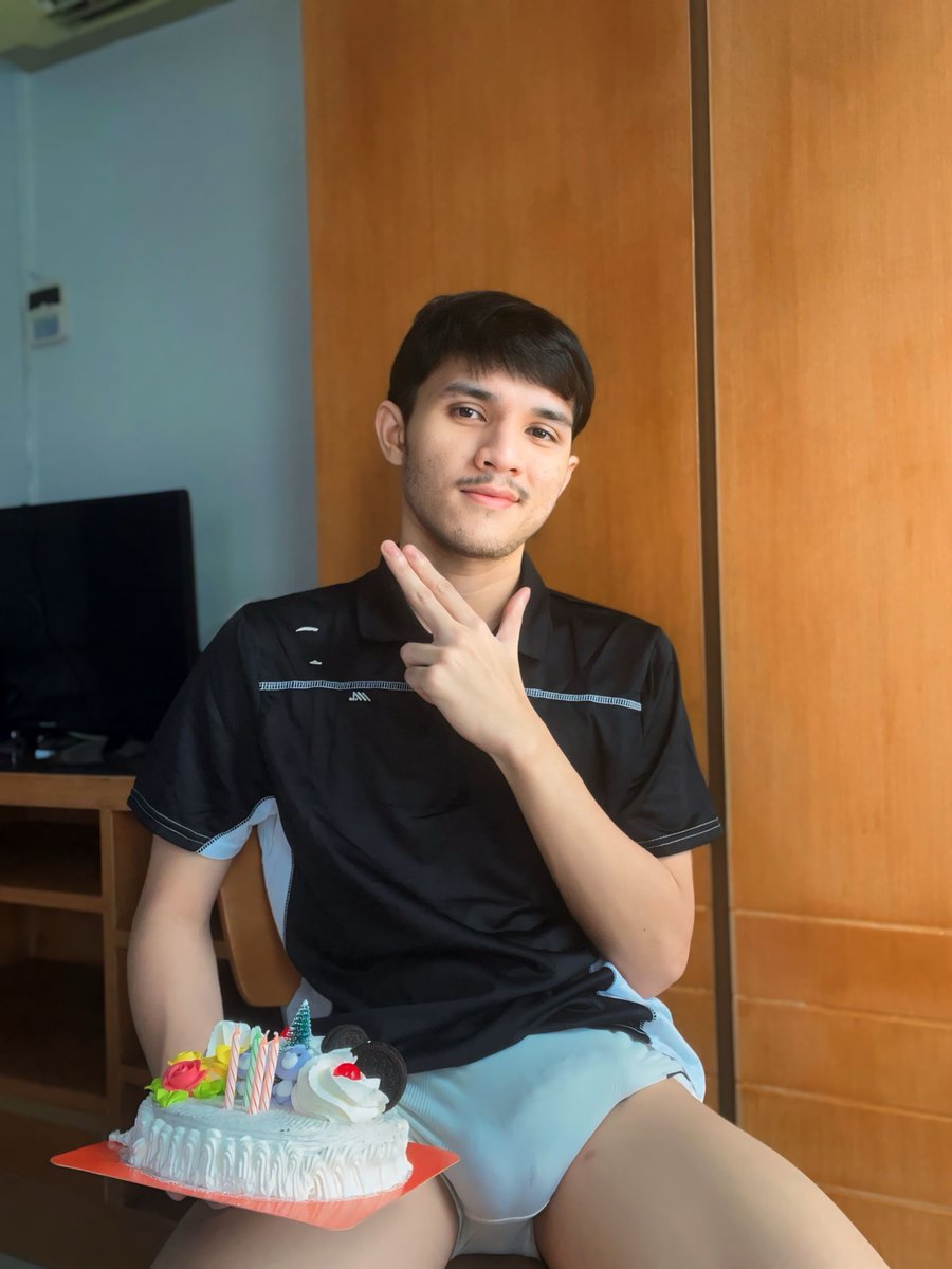 Poknew691's tweet photo. HBD TO ME 23 YEARS

ว่างๆจะมาจัดคลิป ช่วงนี้ว้อนพักผ่อน https://t.co/MRWBOaXKLG