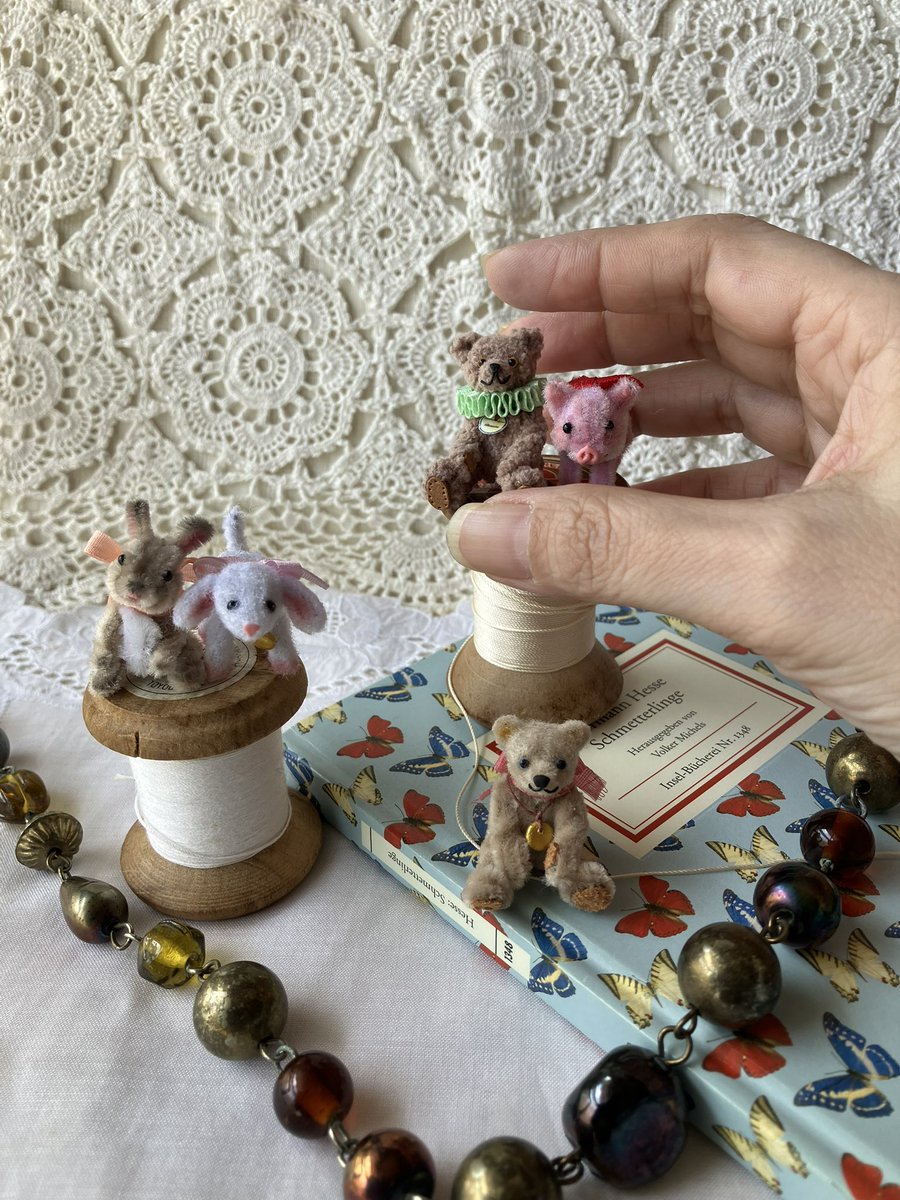 Chouette_000's tweet photo. miniatureteddybear pipecleanercrafts
ミニチュアテディベア、小さな友達この子達と小物が完成したら、出品させて頂きます。
#miniatureteddybear
#pipecleanercrafts #ミニチュアテディベア https://t.co/3HzE93QpQo