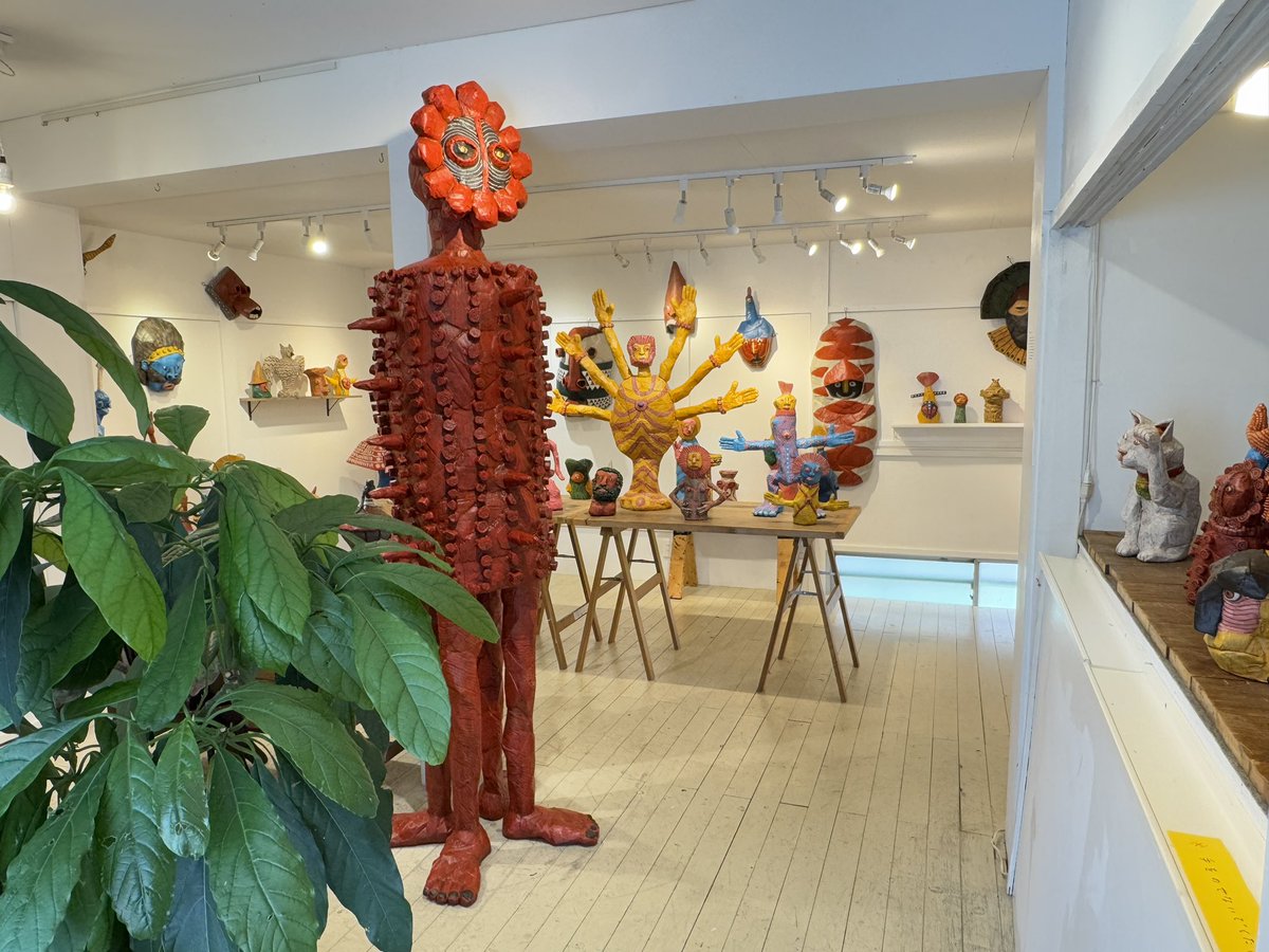 本濃研太 <a href="/honnohgenta/">本濃研太</a> ダンボール彫刻展
#4年間ぐらいコツコツ作ったんですがこれはなんですか