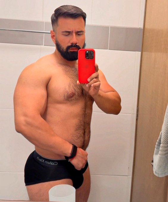 Watch Asher Lopez 's leaked NSFW photo on TwXstars