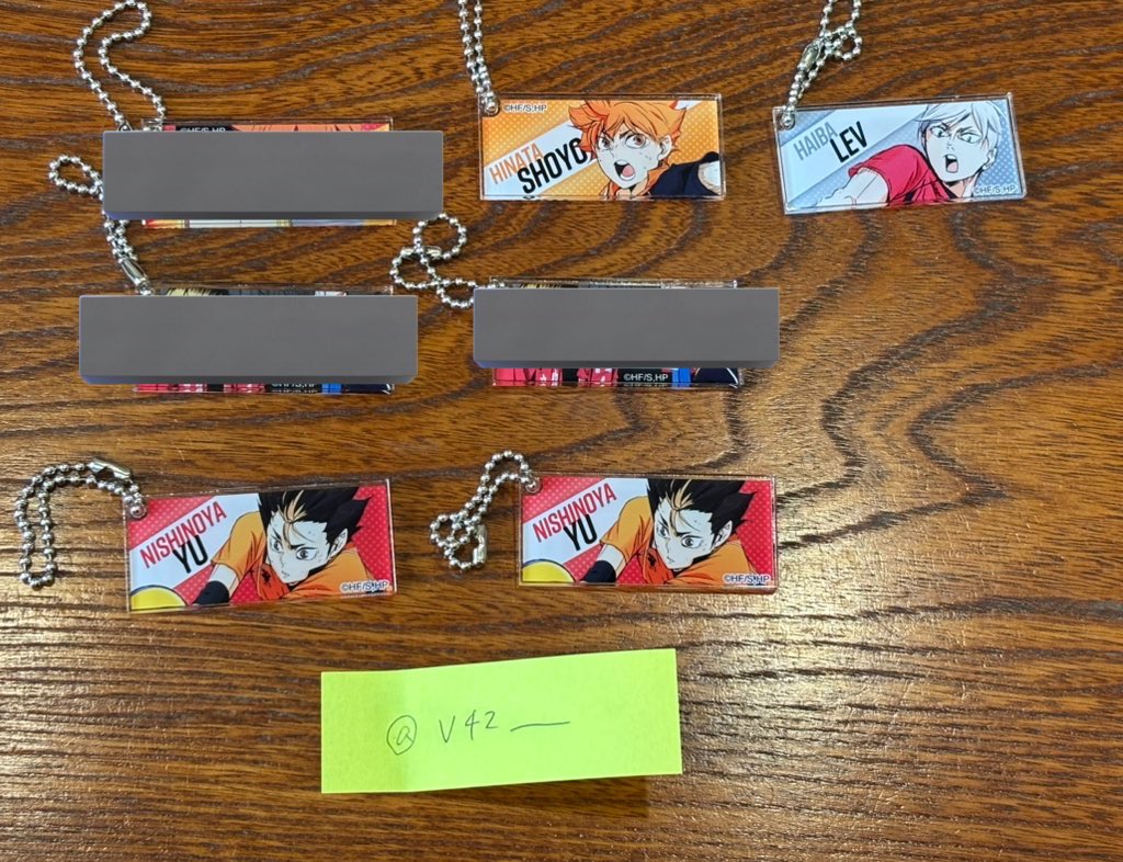 V42___'s tweet photo. 【交換】ハイキュー  ハイチュウ

譲:日向翔陽.灰羽リエーフ.西谷夕(2)
     シークレット2種(日向翔陽.孤爪研磨.正面.向かい合わせ)

求：影山飛雄>月島蛍

出先の為OPP袋なし
郵送にて交換希望です。
お気軽にお声掛けください。 https://t.co/LQNCqHq80a
