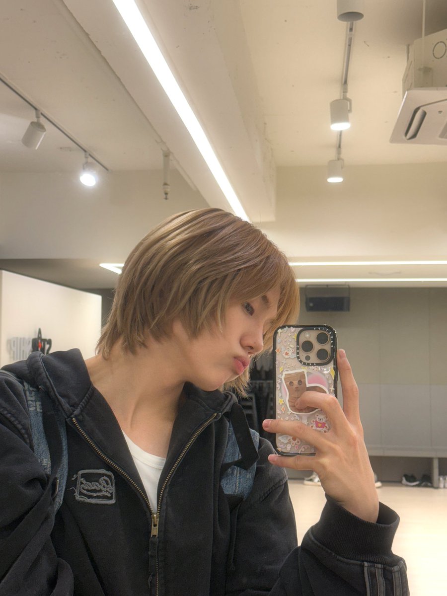 CRAVITY_twt's tweet photo. ✨러비티 맛점✨
#성민 https://t.co/JmdC77Sb4x