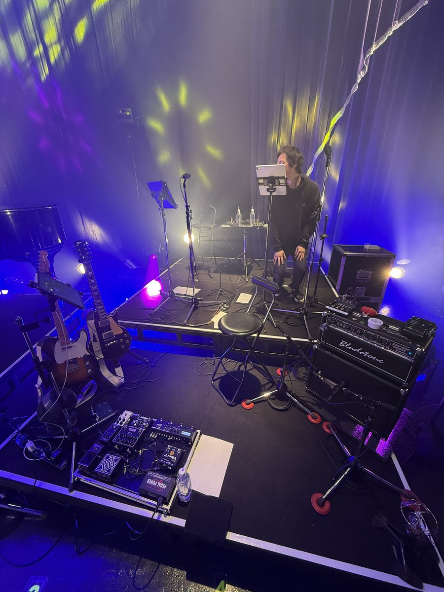 昨日はお台場でCiONのサポートをさせていただきました！
めっちゃ良いライブでした…お疲れ様でした！！
どんどん素晴らしくなっていくメンバーの皆様に負けないくらいバンドもギュッとなれたらと思います。
4月中旬くらいまでU-NEXTで観れるっぽいので是非観てください！