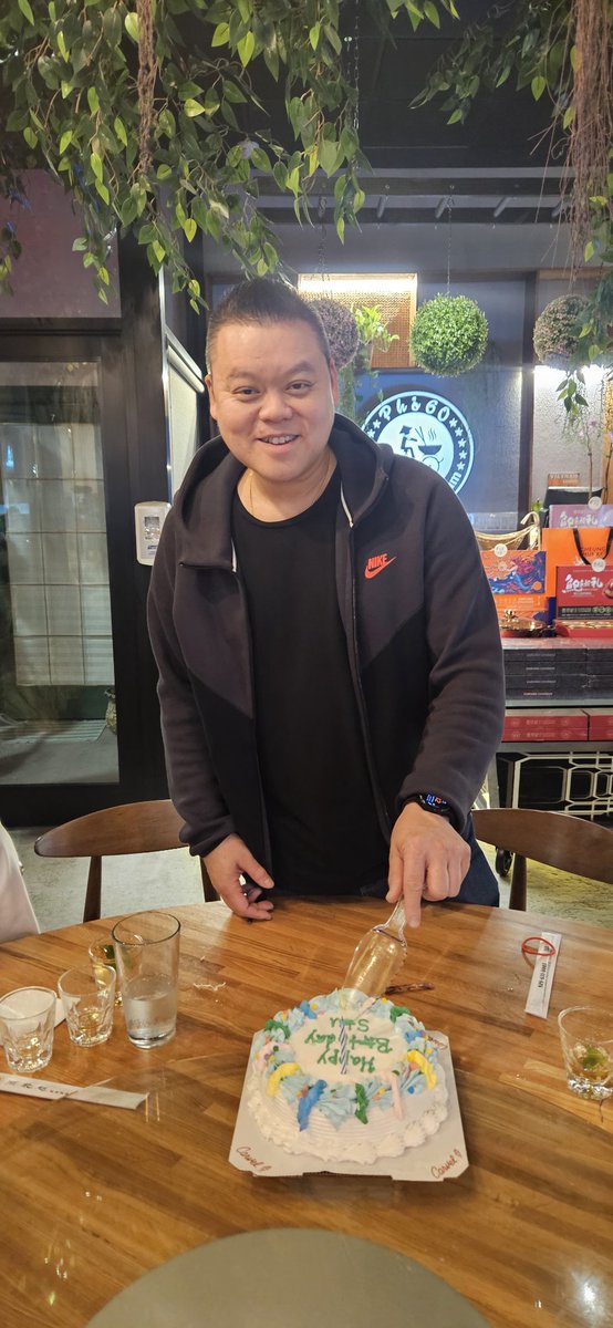 Stu Kwan tweet media