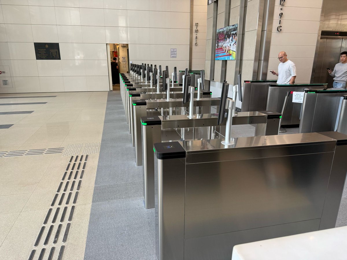 Access Control Management Solution with ZKTeco G5 and ZKBio CVSecurity for the Customs Headquarters Building of the Customs and Excise Department of Hong Kong

Read more: zkteco.com/en/case/Access…