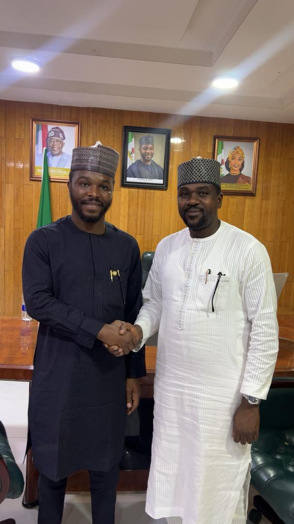 Amb Baseeru Katuka (@basirukatuka) on Twitter photo Hon. <a href="/DansarariA/">Abba DanSarari</a> on a courtesy visit to Hon <a href="/sadiqmnr/">Sadiq Rabiu</a>, Special Adviser to the President on Capacity Development at his office in Abuja. This highlights the importance of collaboration in driving national growth. Their discussion centered around enhancing institutional capacity. Hon. <a href="/DansarariA/">Abba DanSarari</a> on a courtesy visit to Hon <a href="/sadiqmnr/">Sadiq Rabiu</a>, Special Adviser to the President on Capacity Development at his office in Abuja. This highlights the importance of collaboration in driving national growth. Their discussion centered around enhancing institutional capacity.