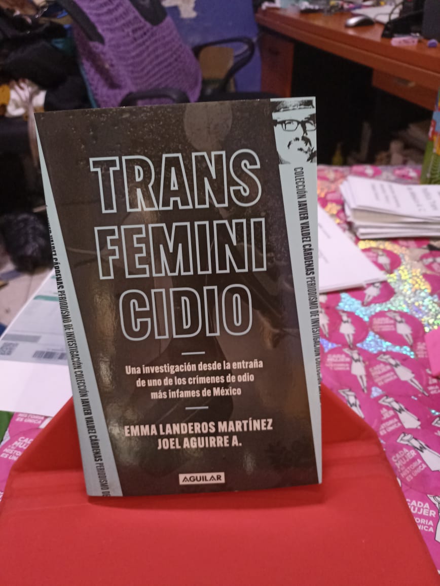 agendapoltrans's tweet photo. Presentación del libro transfeminicidio en la librería Octavio Paz, en la alcaldía Coyoacán 

Este libro es gracias al esfuerzo y los testimonios de hombres y mujeres trans que han vivido estos eventos que marcan un antes y un después en sus vidas

Agradecemos mucho todo https://t.co/Y30R71m6Yv