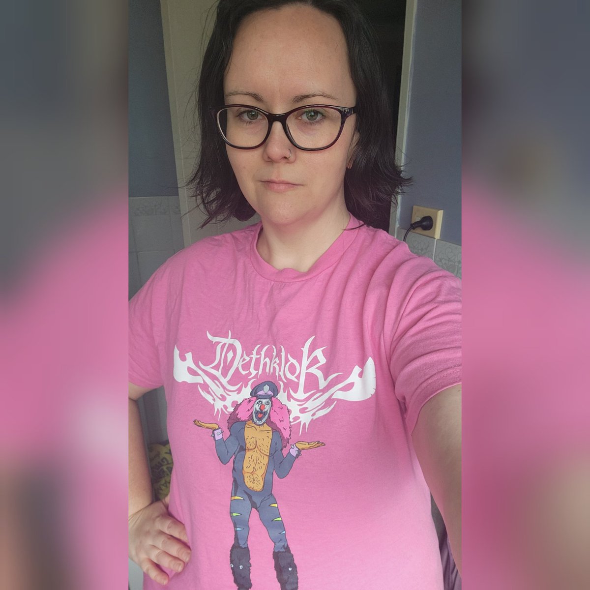 MangledMelzy's tweet image. On Thursdays.. We wear Pink! 
Because I forgot to wear my pink Dr Rockso shirt yesterday! #dethklok #metalocolypse #drrockso #pink #pinkwednesday #meangirls @brendonsmall