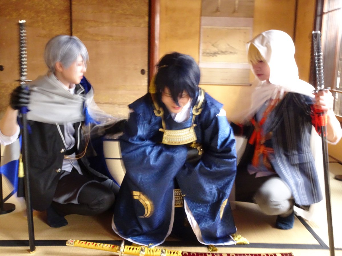 国広『餅はよく噛んで食べろと、あれほど言っただろっ!!!?』

長義『いっそ斬って取り出した方が早くないか』

【餅はよく噛んで食べましょう☝️】
📸 : <a href="/momoshiro_0529/">白桃🌸</a>
#アスCOS