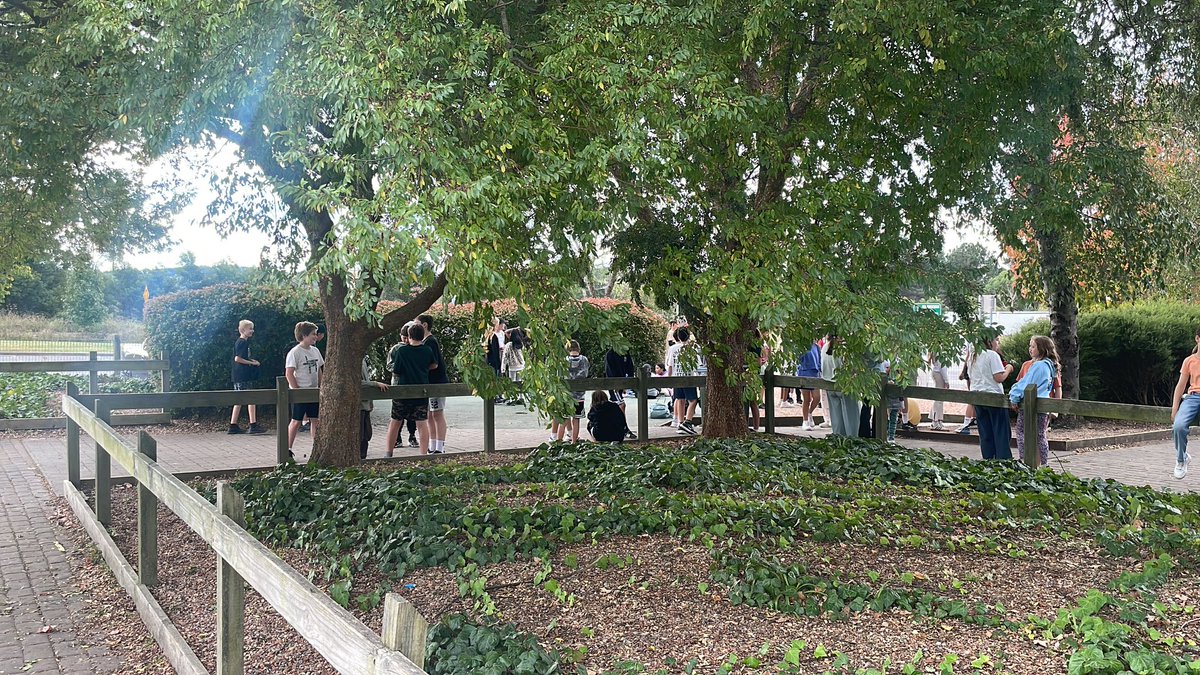 All buses 🚌 🚌 🚌 taking our final rest stop before the final leg.