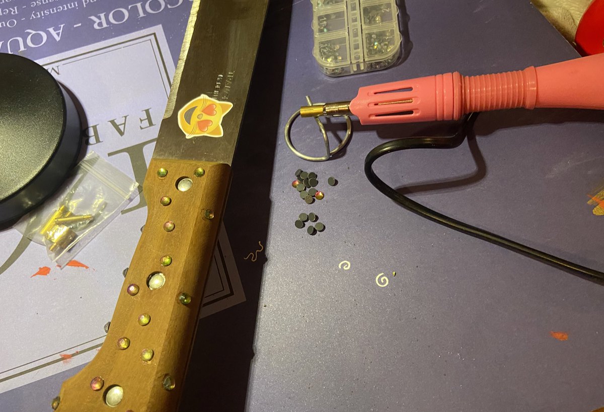 customizing my machete rn