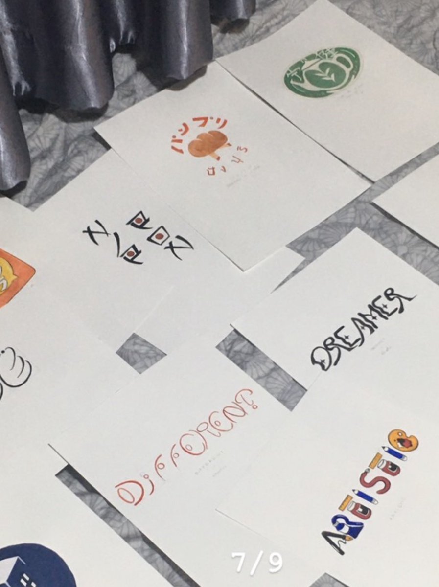 บางอันไม่เคยเอามาลงเลย55555 นี่คือ พอร์ต ที่ทำด้วยดินสอ ปากกา สี พู่กัน ความฝัน ความหวัง ความมุ่งมั่น ความตั้งใจ ทุกอย่างที่เด็กผู้หญิงคนนึงพอจะมี