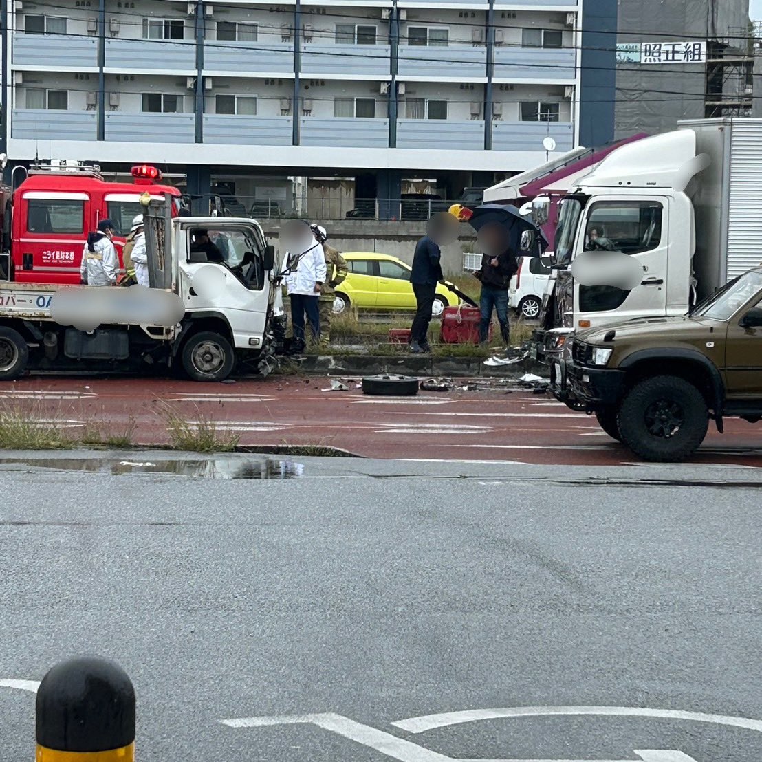 沖縄県地元情報局】 58号線 北谷町美浜 北向け 丸亀製麺あたりにて事故