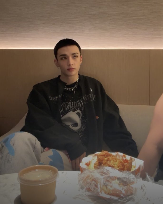 HES SO PRETTY I CANTTT