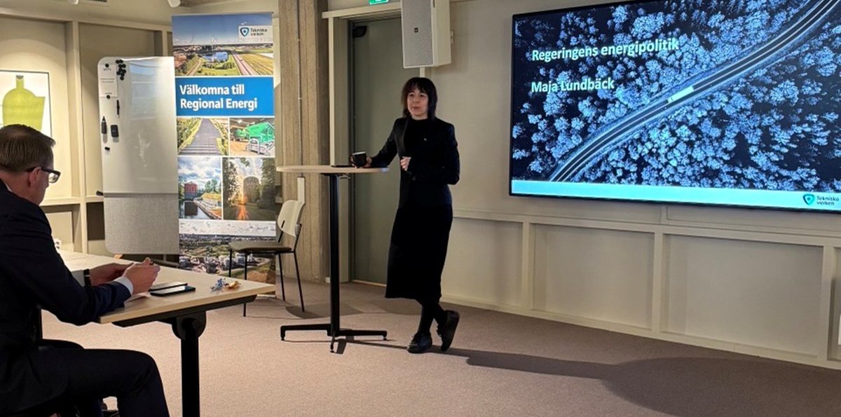Per Everhill (@peverhill) on Twitter photo Igår tittade <a href="/mLundback/">Maja Lundbäck</a> förbi Regional Energis vårträff hos <a href="/tekniskaverken/">Tekniska verken</a>. Det blev ett bra snack om aktuella energipolitiska frågor i ljuset av en allt mer osäker omvärld #leveranssäkerhet #elsystem #energiförsörjning Igår tittade <a href="/mLundback/">Maja Lundbäck</a> förbi Regional Energis vårträff hos <a href="/tekniskaverken/">Tekniska verken</a>. Det blev ett bra snack om aktuella energipolitiska frågor i ljuset av en allt mer osäker omvärld #leveranssäkerhet #elsystem #energiförsörjning