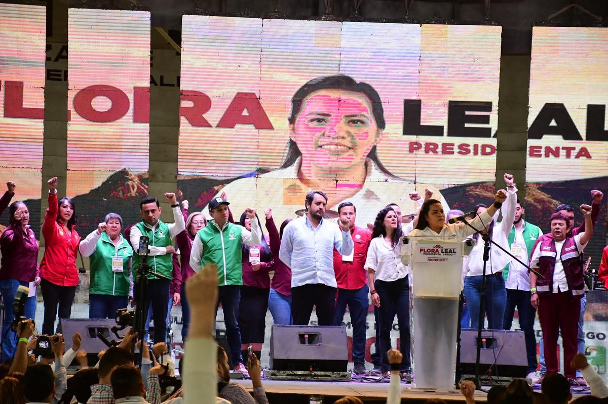 Noticias_Dgo's tweet photo. 🔴 #Lerdo #Durango |• Arranca la esperanza en Lerdo: Flora Leal inicia campaña con respaldo nacional de la coalición “Sigamos Haciendo Historia”

✅ La dirigenta nacional de Morena, Luisa María Alcalde Luján, aseguró que en Lerdo, Durango, hay posibilidades de un mejor futuro para la gente, con la llegada a la presidencia municipal de Flora Leal Méndez, candidata de la coalición “Sigamos Haciendo Historia”, conformada por el Partido Morena, el Partido Verde Ecologista de México (PVEM) y el Partido del Trabajo (PT), para contender en las elecciones del 1° de junio.

✅ “Flora es una mujer que quiere al pueblo de Lerdo, que va a gobernar con honestidad, sin privilegios, comprometiéndose con la gente; es una mujer que tiene claro que en Morena no venimos por los cargos, que venimos a transformar la vida de la gente y a ponerse al servicio del pueblo de Lerdo”, aseguró Alcalde Luján en el arranque de campaña de Leal Méndez.