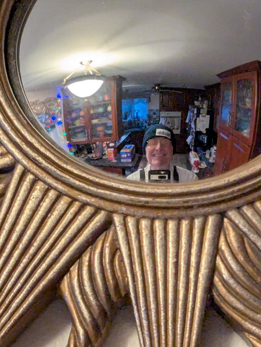 SatNightSoup's tweet image. BP: 121/72
Pulse: 68
Weight: 221.4