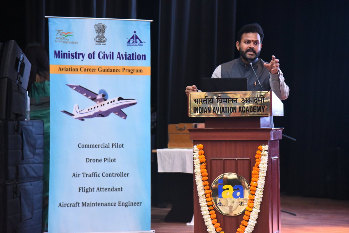 visitIAA's tweet photo. भारतीय विमानन अकादमी में नागर विमानन मंत्रालय द्वारा विमानन कैरियर मार्गदर्शन कार्यक्रम का आयोजन किया गया, कार्यक्रम में माननीय नागर विमानन मंत्री श्री किंजरापु राम मोहन नायडू, श्री वुमलुनमंग वुअल्नम उपस्थित थे। https://t.co/ga71yNDcD0