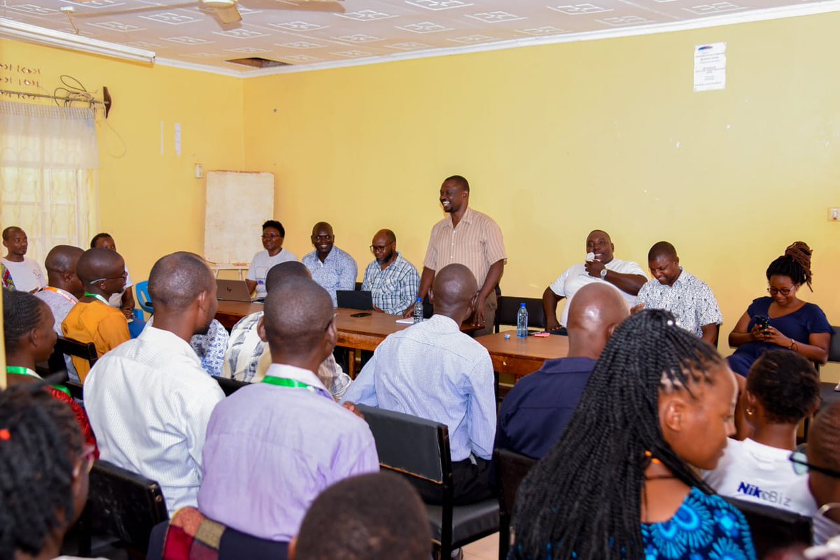 Itsnyake60's tweet image. In Mandera, @KICTANet has delivered 150 computers to 3 ICT hubs as part of the #DigitalAccessProgramme with 
@UKinKenya, enhancing digital access for residents and paving the way for socio-economic growth through tech inclusivity.