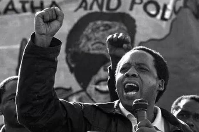 wandile24796727's tweet photo. #RememberChrisHani ✊🏿✊🏿✊🏿 https://t.co/yS1sSEJ9Oz
