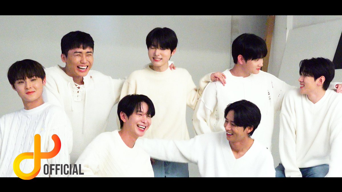 jaechatn's tweet photo. https://t.co/Kgs7IDhae7 | 𝐷𝑜𝑛𝑔𝑦𝑜 Artist Profile Shoot behind-the-scenes 📸 https://t.co/axflKuz7cs