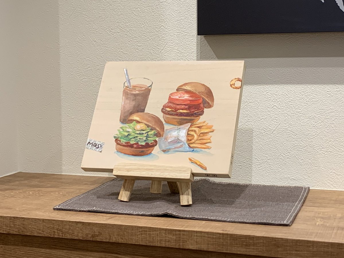 スタッフの油絵飾ってるモス来て嬉し