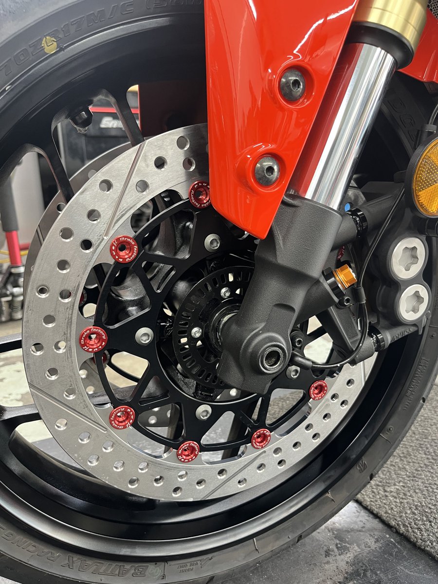 XSR900GPにプラスミューブレーキディスク装着です！ ローター大径化に