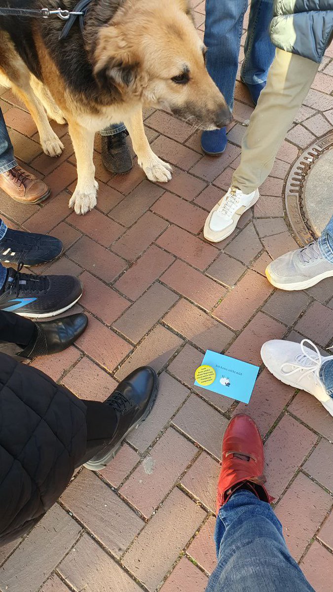 📍#Sarstedt ➖  #Spaziergang 🗓 #D_07_04_2025

Euer Kommentar:

11 lebensbejahende Menschen mit einer Fellnase wie jeden Montag vom Rathaus durch die Stadt mit anschließendem geselligen Beisammensein/Austausch. 💪