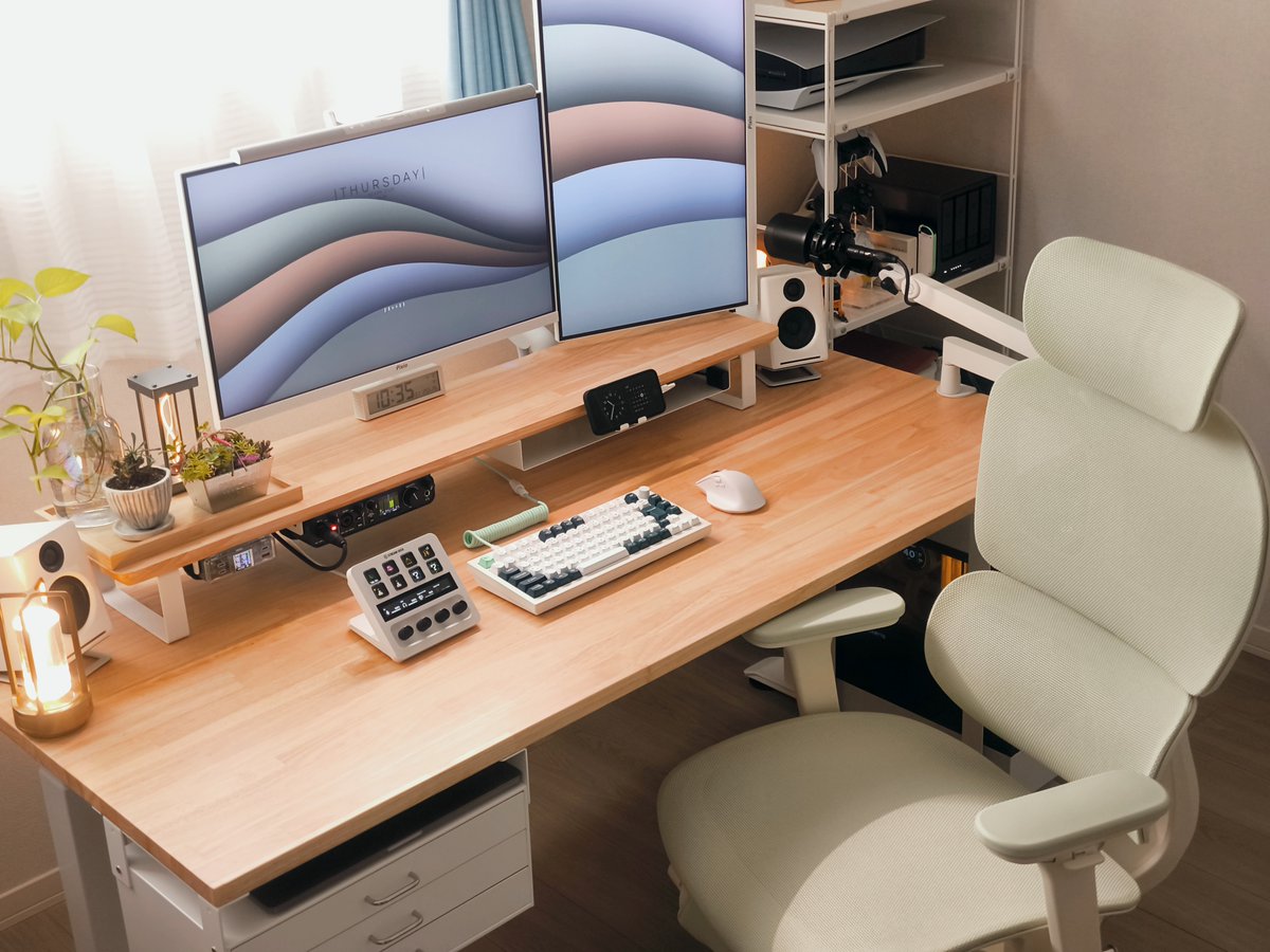 ryo_desk's tweet image. @FlexiSpot_JP 様よりオフィスチェア「C7 Lite(アボカドグリーン)」をご提供いただきました！🌟
淡色好きにはたまらない、ベージュ×パステルグリーンの組み合わせが可愛すぎる🤍💚

そして魅力は見た目だけではなく機能性も！
特に感動したのが、座面とアームレストの調整機能の豊富さ。…