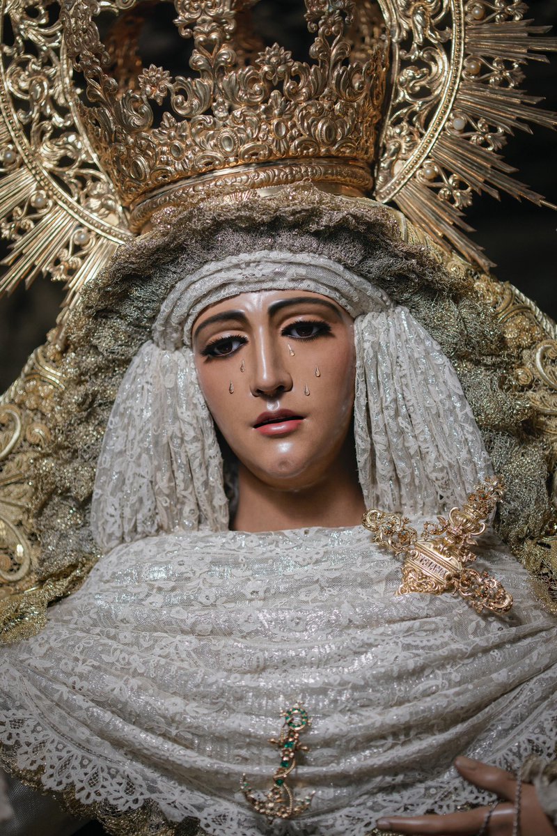 “Mi vida está en tus manos y mi corazón lo hago descansar en tu amor. Tú eres mi roca y mi fuerza y mi *ESPERANZA*, de quien recibo las bendiciones para salir adelante y de quien mi corazón se sacia en todos los sentidos”.