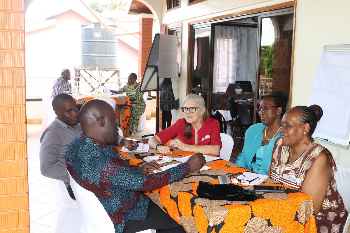 WSR_Uganda's tweet image. Elections don’t have to mean conflict.
Peace messaging helps shape attitudes, guide behaviors, and build trust—before, during, and after the vote. 🗳️