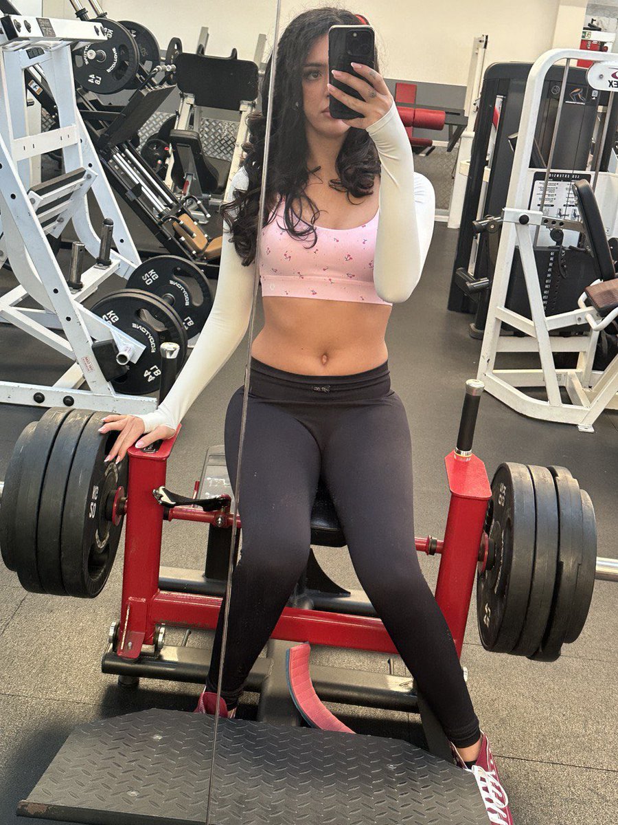 Would you be my gym buddy? 🥺