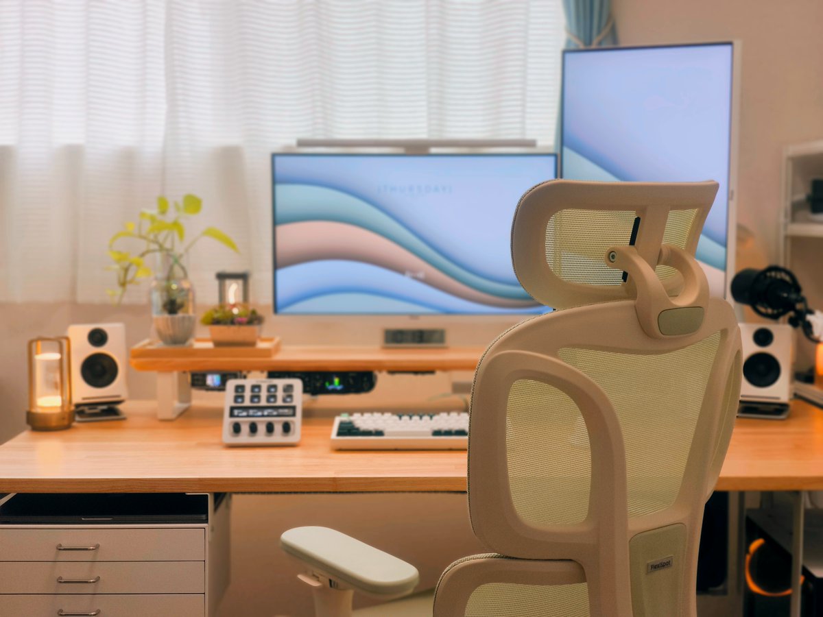 ryo_desk's tweet image. @FlexiSpot_JP 様よりオフィスチェア「C7 Lite(アボカドグリーン)」をご提供いただきました！🌟
淡色好きにはたまらない、ベージュ×パステルグリーンの組み合わせが可愛すぎる🤍💚

そして魅力は見た目だけではなく機能性も！
特に感動したのが、座面とアームレストの調整機能の豊富さ。…