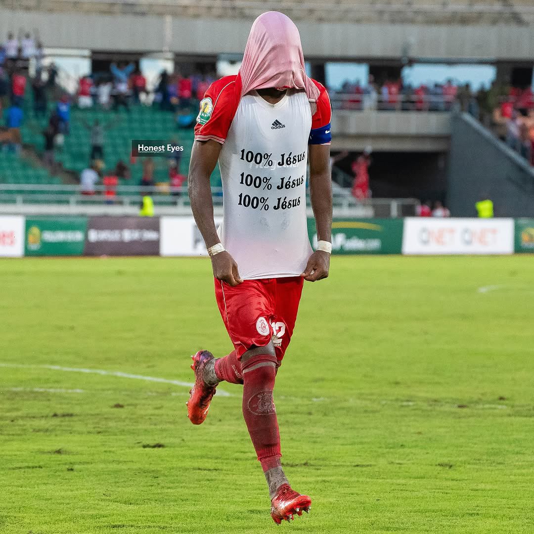 Huu si ushindi wa uwanjani tu, bali pia wa kiroho. 100% Jesus. Imani haifichiki!